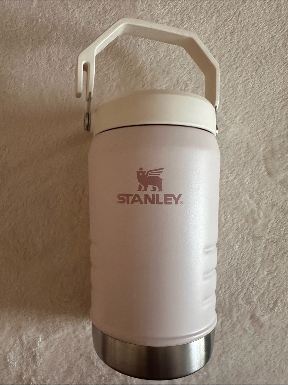 Stanley 64 oz ice flow water jug